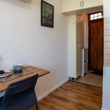 - Bright - Calm For Solo Travellers * 布达佩斯