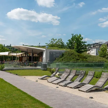 - Bright - Calm For Solo Travellers بودابست