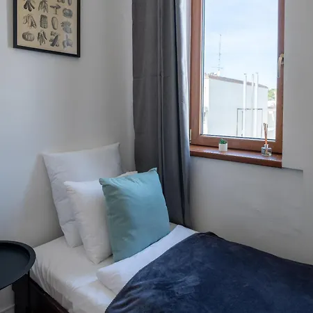 - Bright - Calm For Solo Travellers Апартаменты *