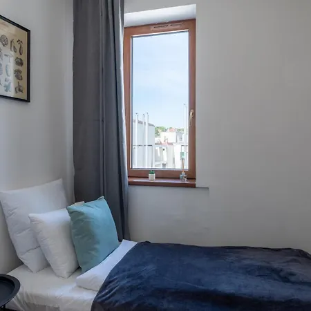 - Bright - Calm For Solo Travellers *