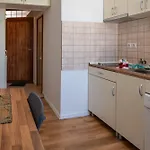 - Bright - Calm For Solo Travellers * Budapest